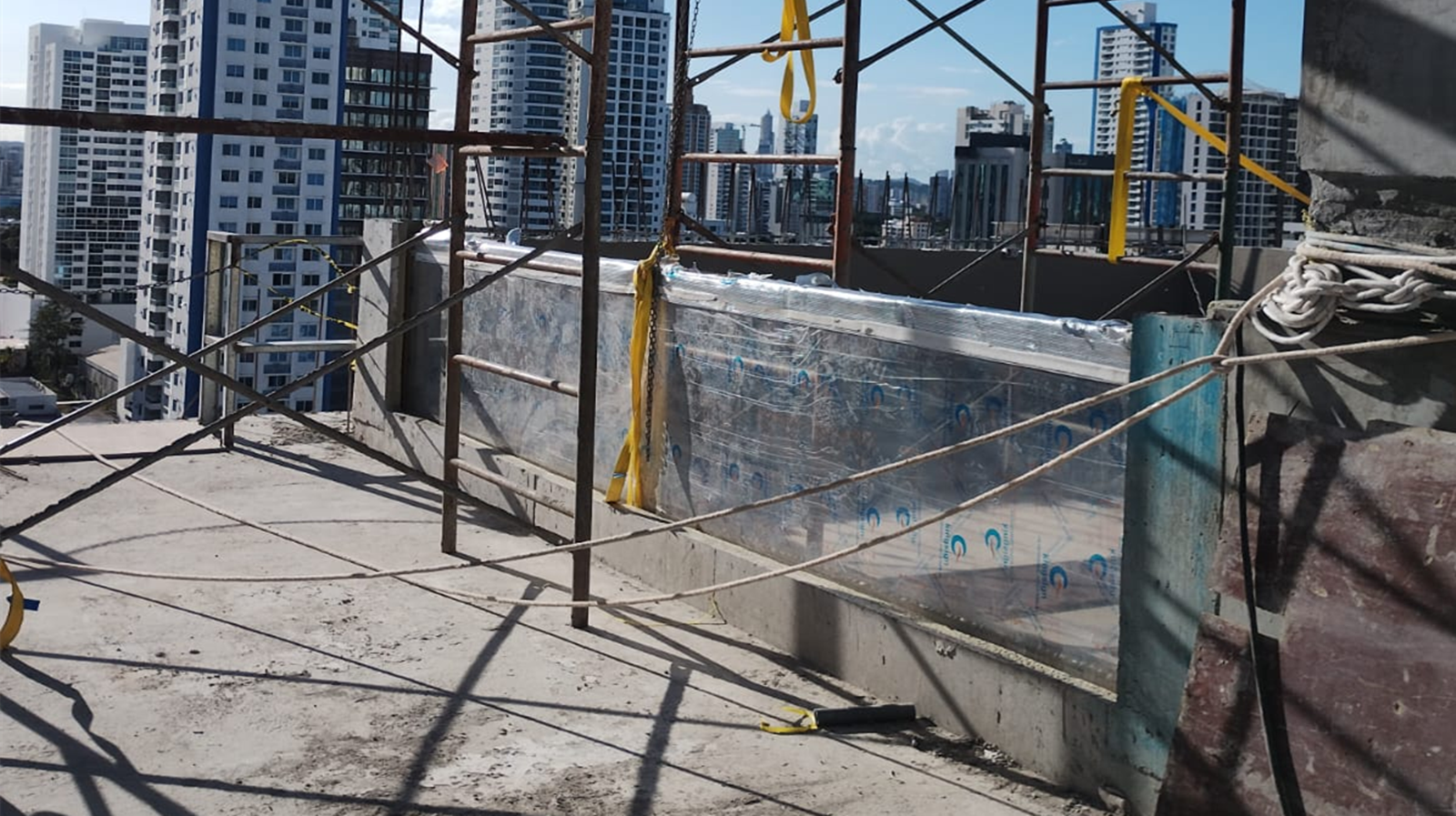 வெளிப்புற நீச்சல் குளத்தின் சாளரத்திற்கான 100மிமீ தடிமன் அக்ரிலிக் பேனல்